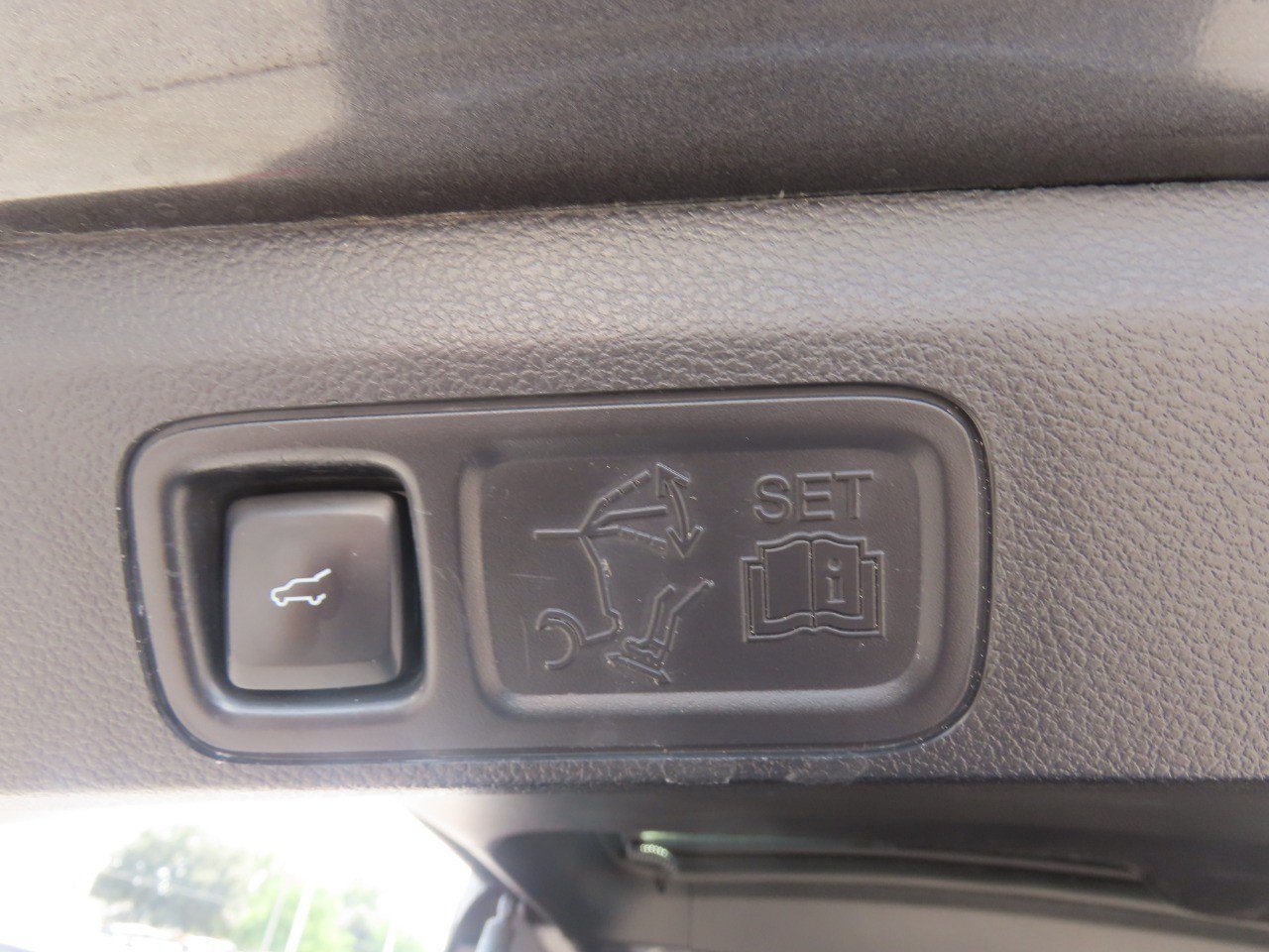 Used 2019 Ford Expedition Max Limited RWD image 15