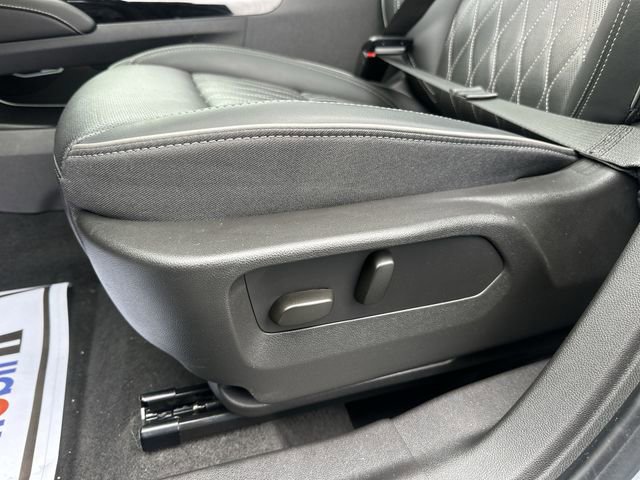 Used 2023 Buick Envision Avenir video 4