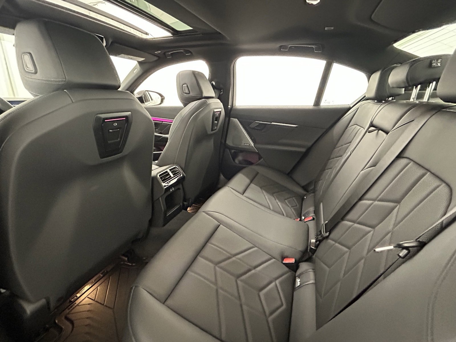 Used 2024 BMW i5 eDrive40i w/ Premium Package image 34