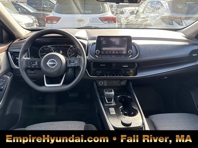 Used 2022 Nissan Rogue SV image 12
