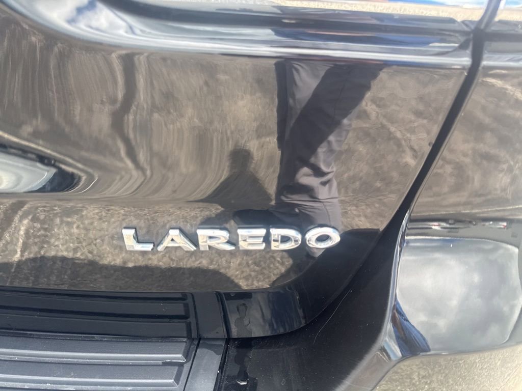 Used 2017 Jeep Grand Cherokee Laredo AWD/4WD image 44