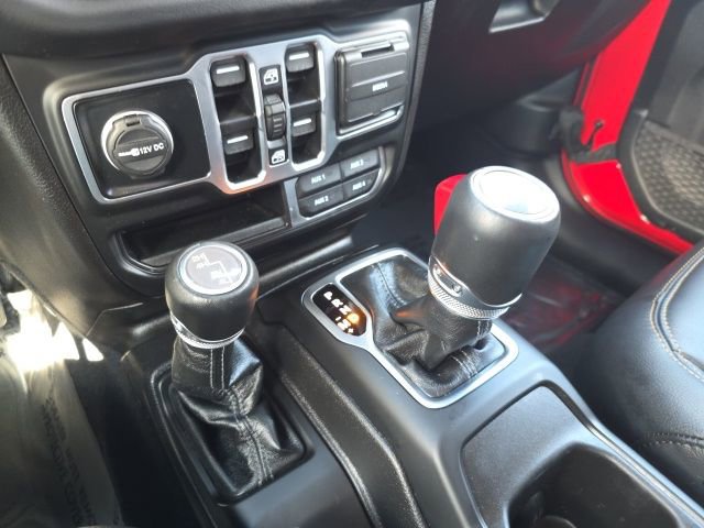 Used 2025 Jeep Wrangler Unlimited Sahara w/ Safety Group AWD/4WD image 33