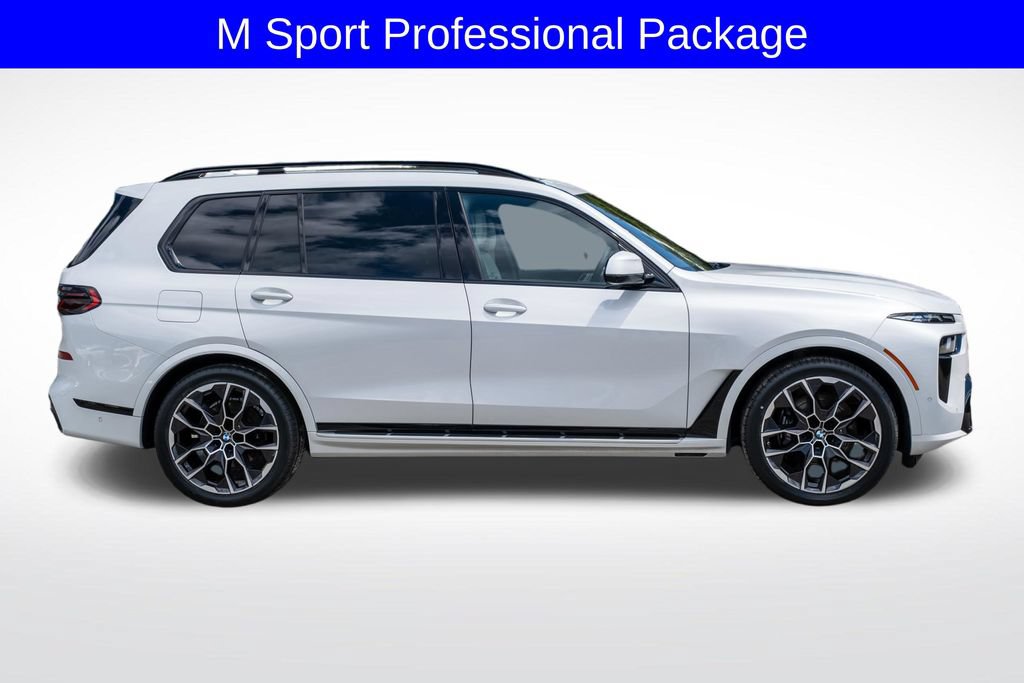 Used 2025 BMW X7 xDrive40i w/ M Sport Package AWD/4WD image 9