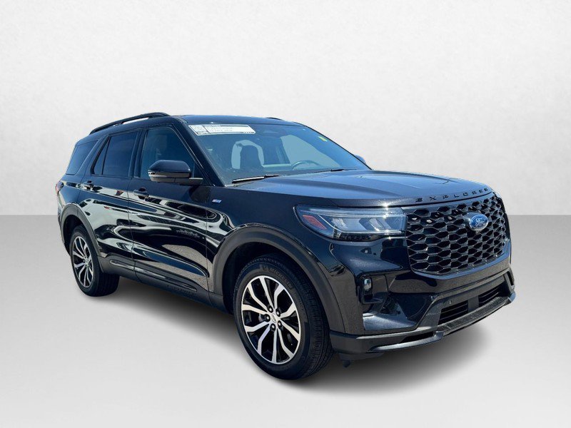 Used 2025 Ford Explorer ST-Line AWD/4WD image 3