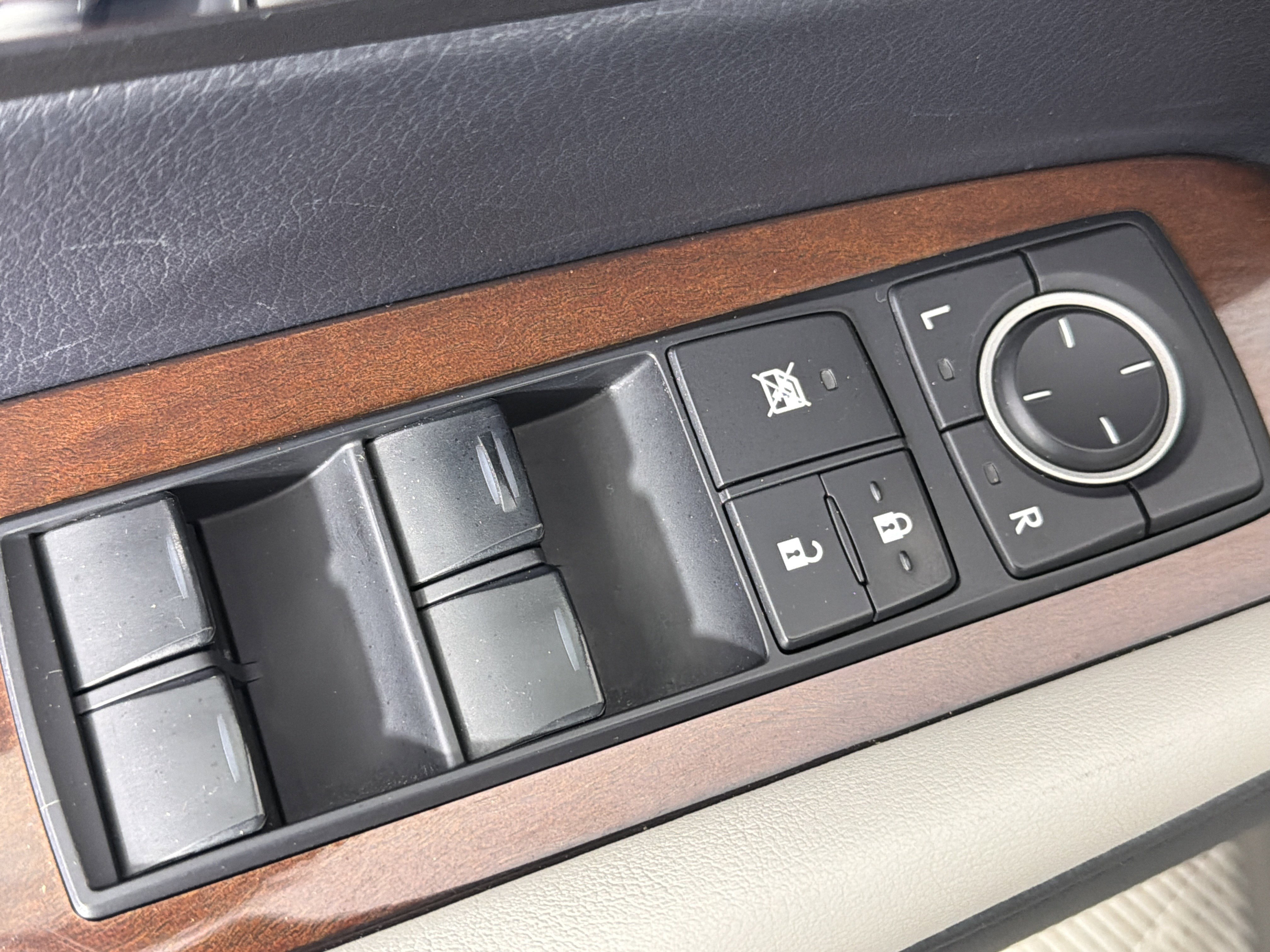 Used 2011 Lexus RX 450h AWD w/ Premium Pkg image 8