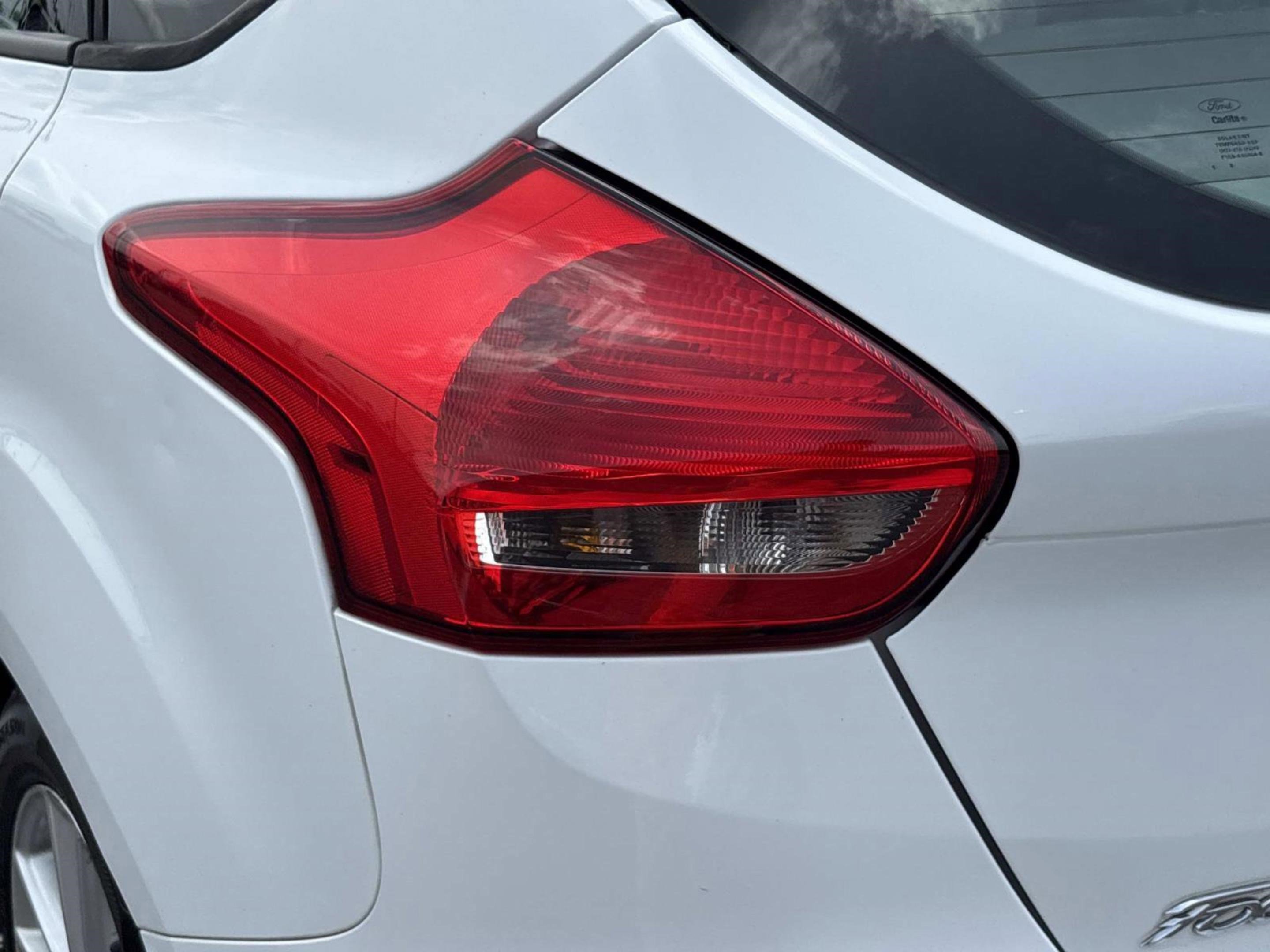 Used 2015 Ford Focus SE FWD image 34