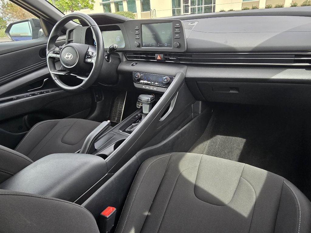 Used 2025 Hyundai Elantra Sport FWD image 27
