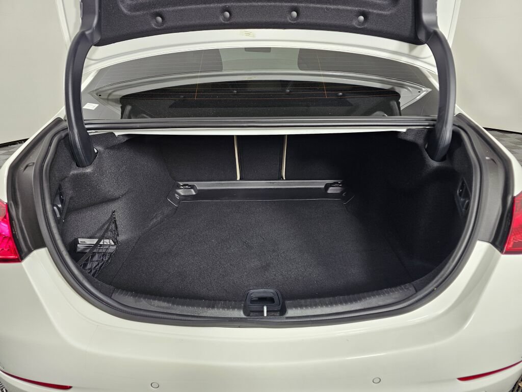 Used 2025 Mercedes-Benz C 300 4MATIC Sedan image 15