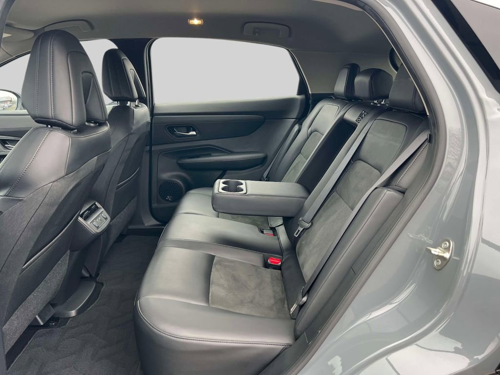 Used 2024 Nissan Ariya FWD image 16