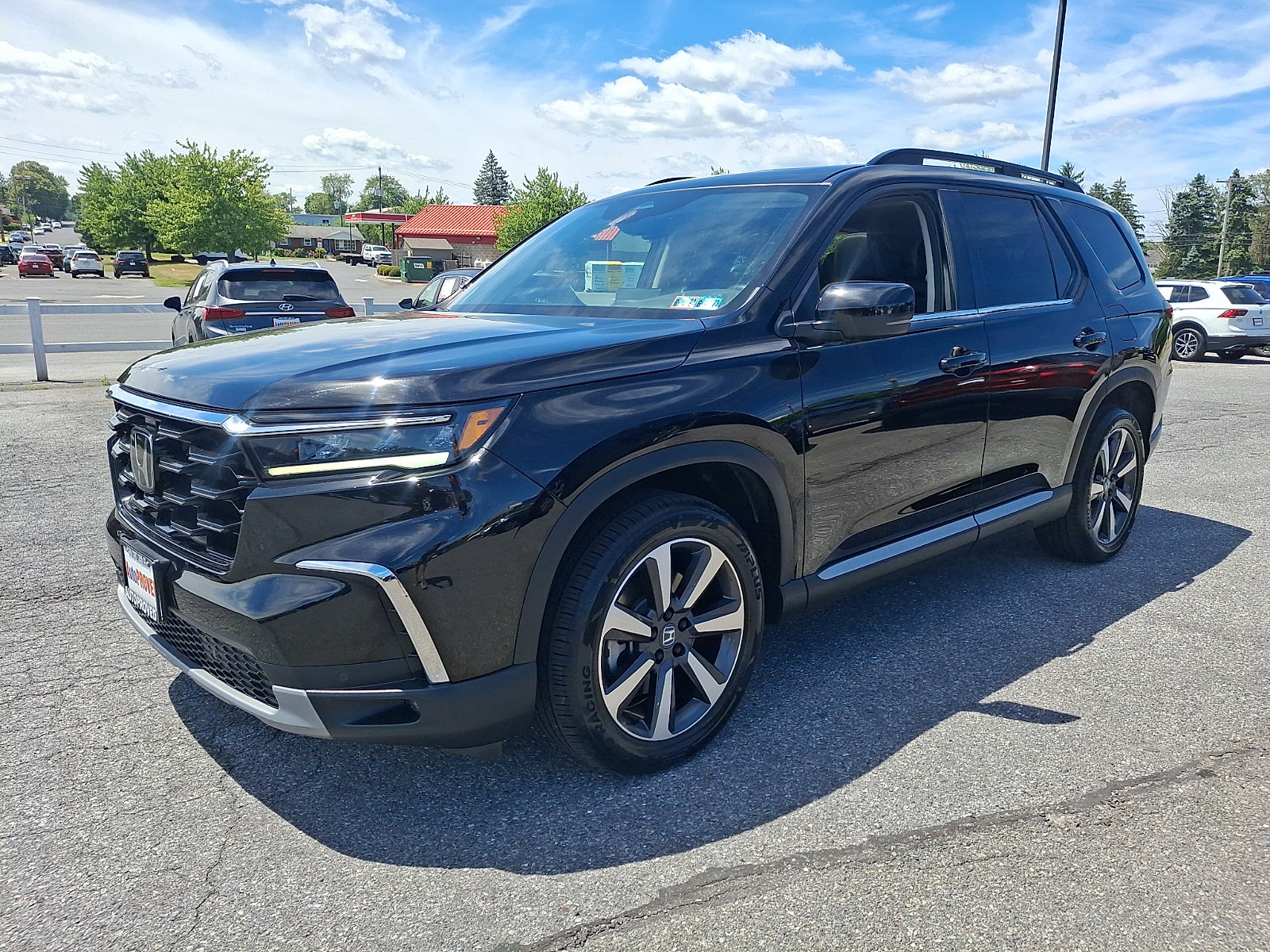 Used 2023 Honda Pilot Touring image 3