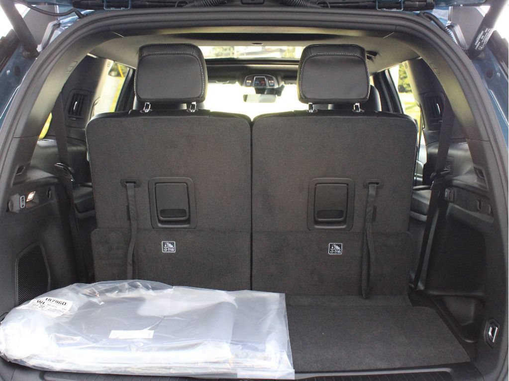 New 2026 Jeep Grand Cherokee L Limited w/ Limited Altitude Package AWD/4WD image 35