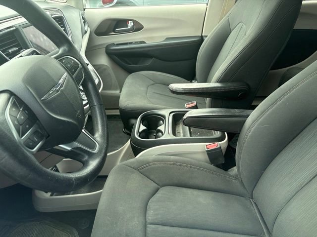 Used 2019 Chrysler Pacifica Touring Plus FWD image 10
