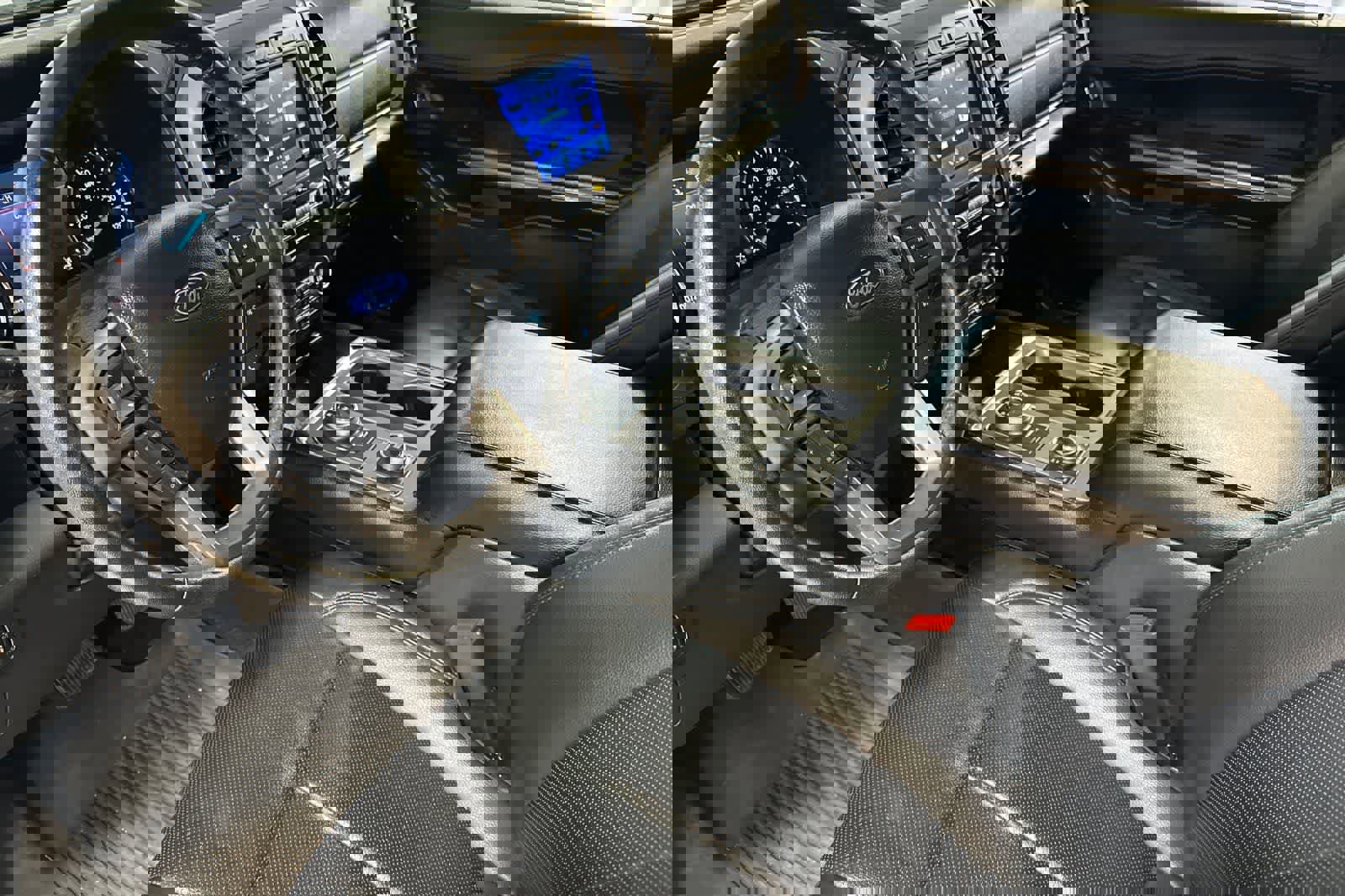 Used 2020 Ford Expedition XLT w/ Equipment Group 202A AWD/4WD image 14