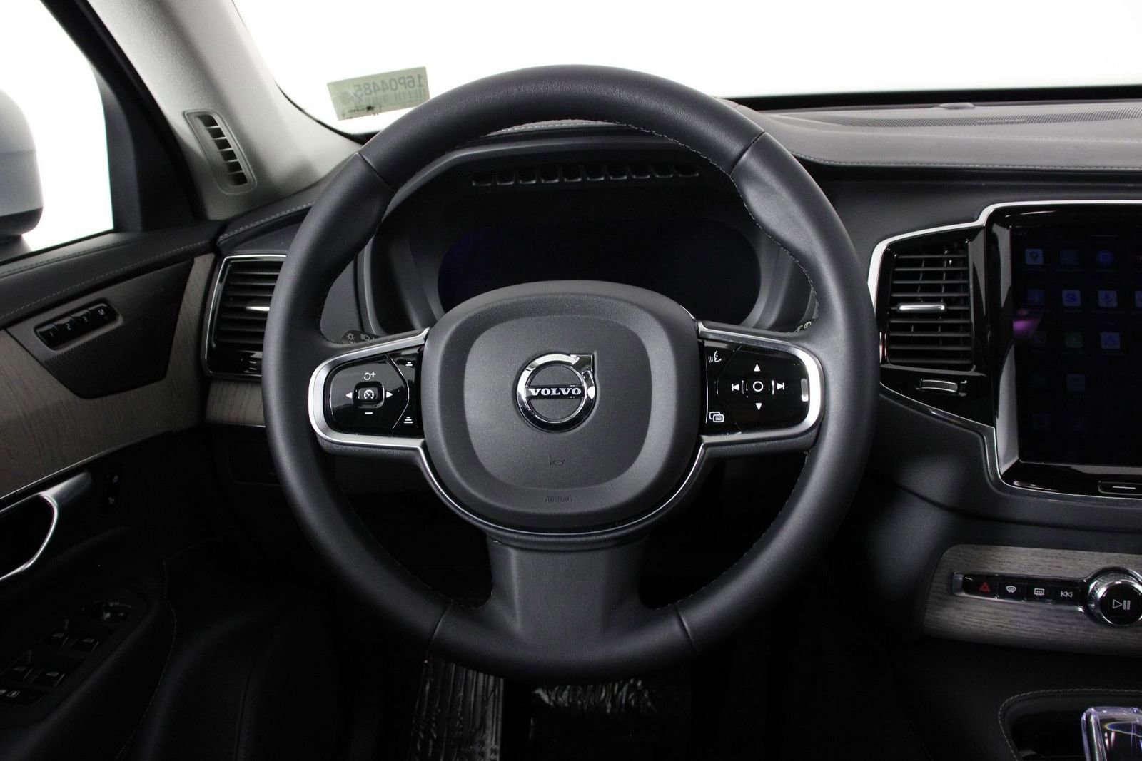 Used 2023 Volvo XC90 T8 Ultimate image 8