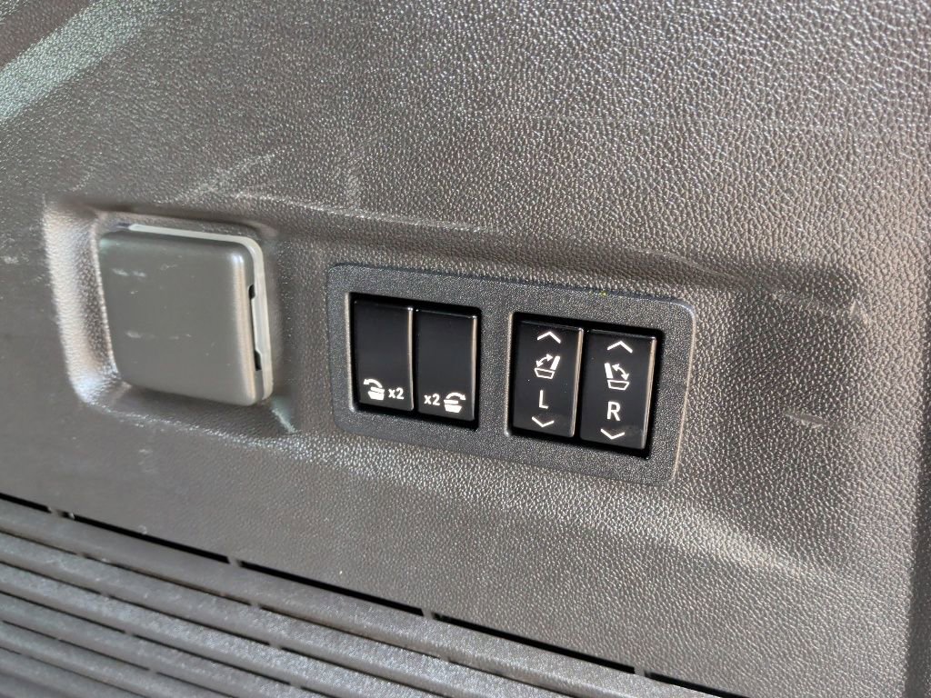 Used 2021 Chevrolet Tahoe High Country w/ Premium Package RWD image 48