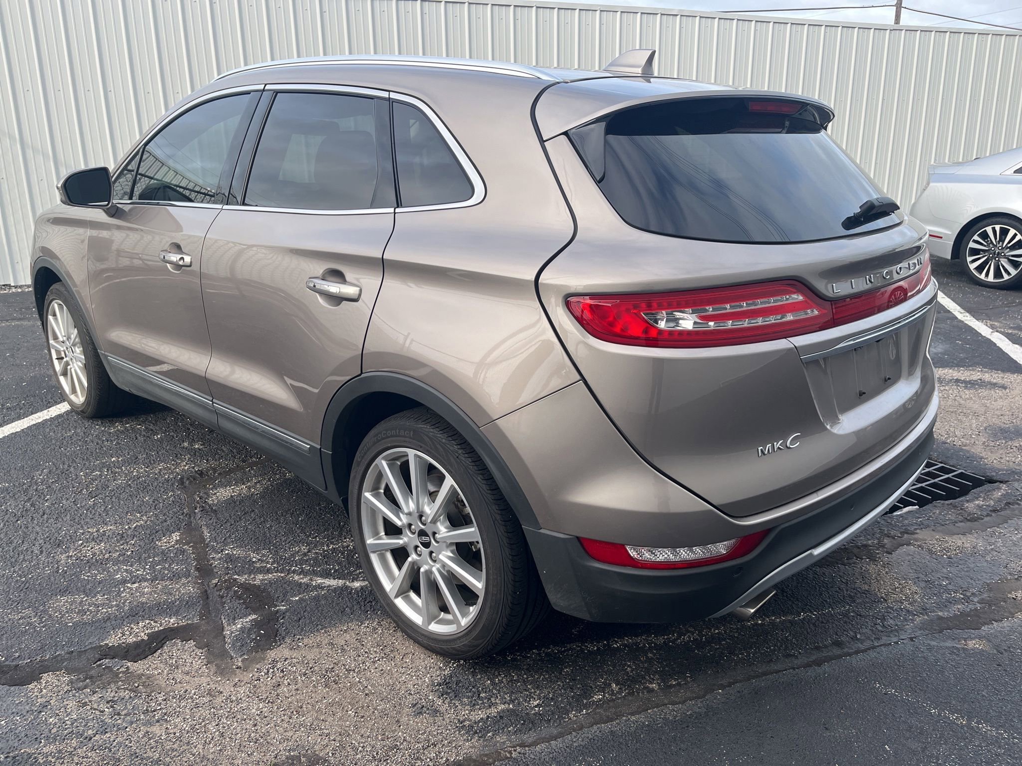 Used 2019 Lincoln MKC Select w/ Select Plus Package FWD image 4