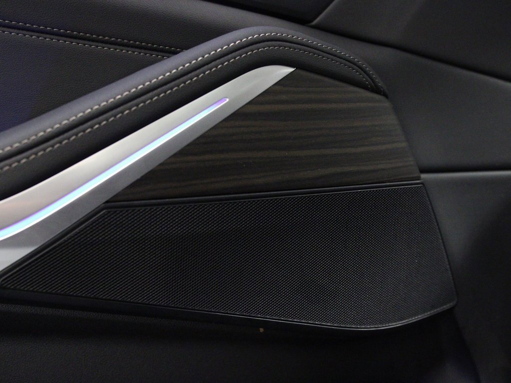 Used 2025 BMW X5 xDrive50e w/ Parking Assistance Package image 23