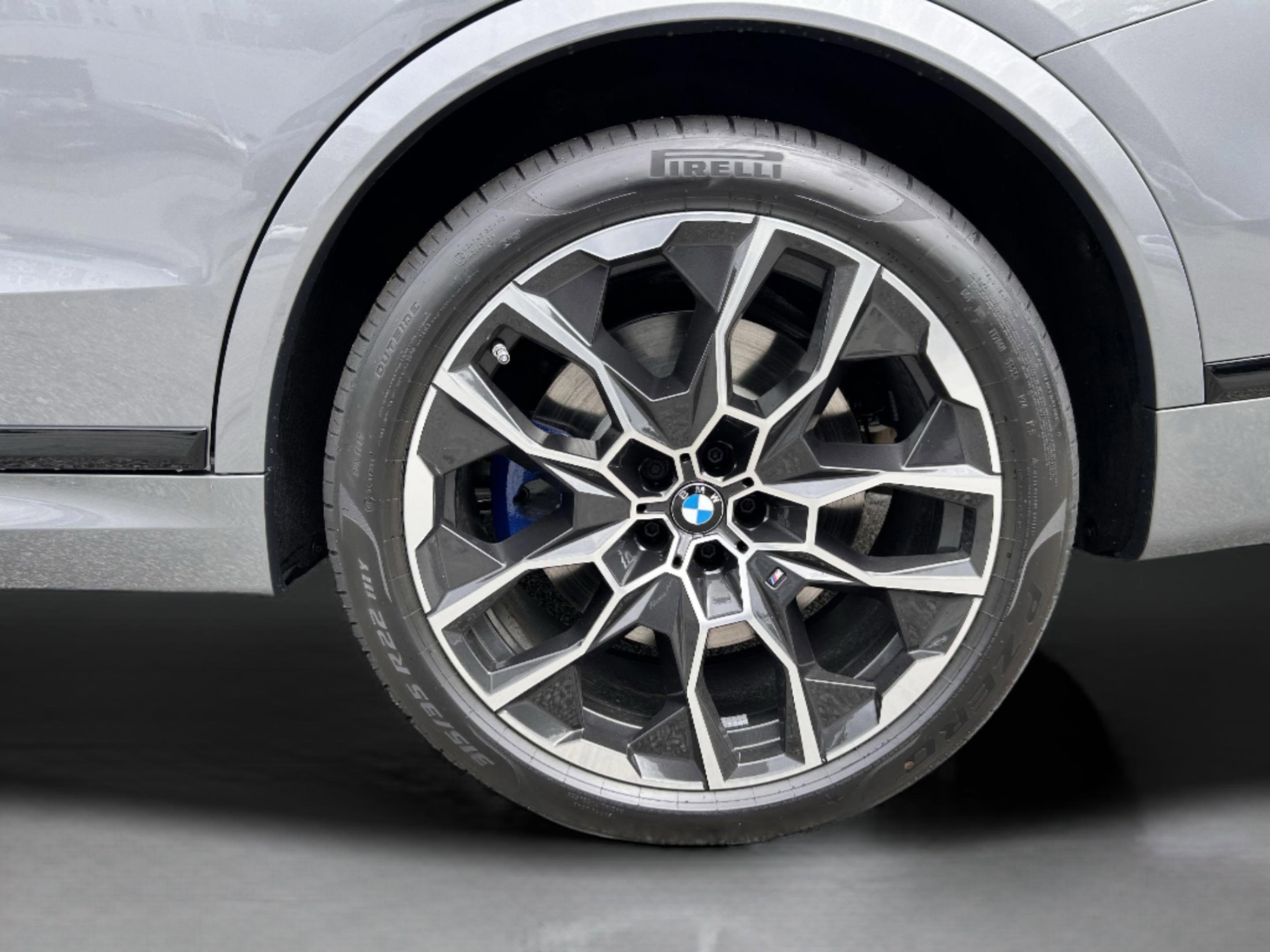 Used 2026 BMW X7 M60i image 37