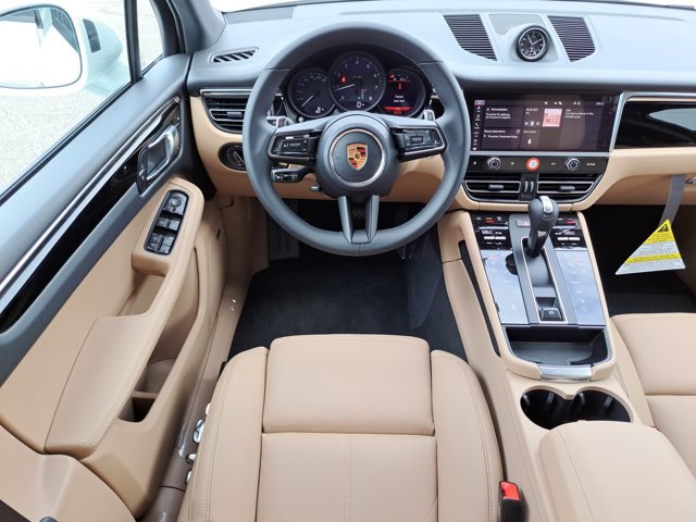 New 2026 Porsche Macan image 17