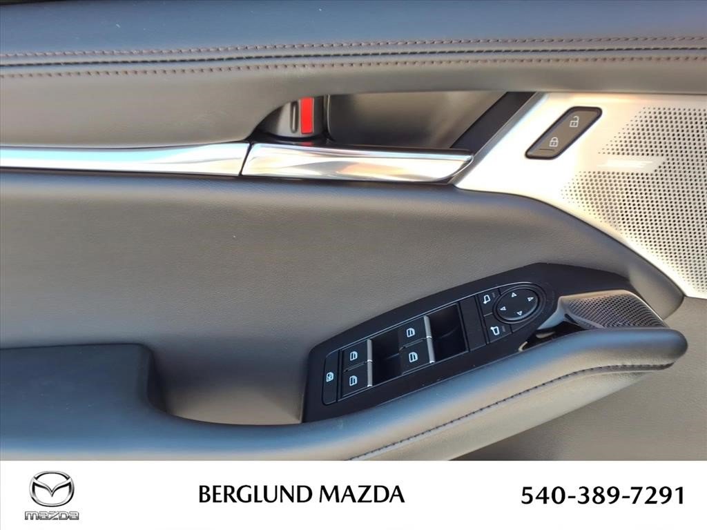 New 2026 MAZDA MAZDA3 Hatchback w/Premium Plus Pkg AWD/4WD image 13
