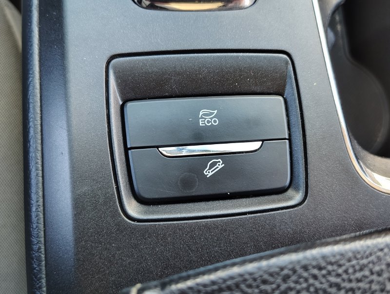 Used 2017 Ford Fusion SE FWD image 33