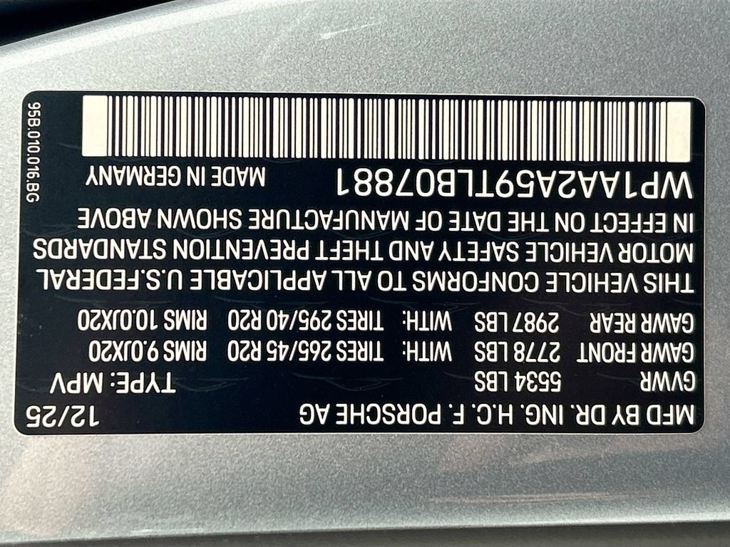 Used 2026 Porsche Macan AWD/4WD image 36