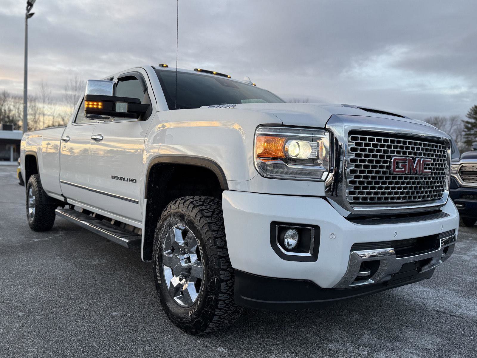 Used 2017 GMC Sierra 3500 Denali w/ Duramax Plus Package image 3