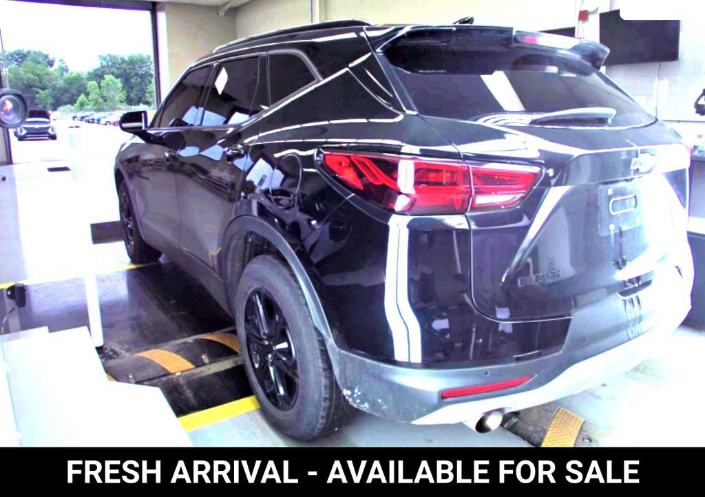 Used 2024 Chevrolet Blazer LT w/ Midnight/Sport Edition FWD image 6
