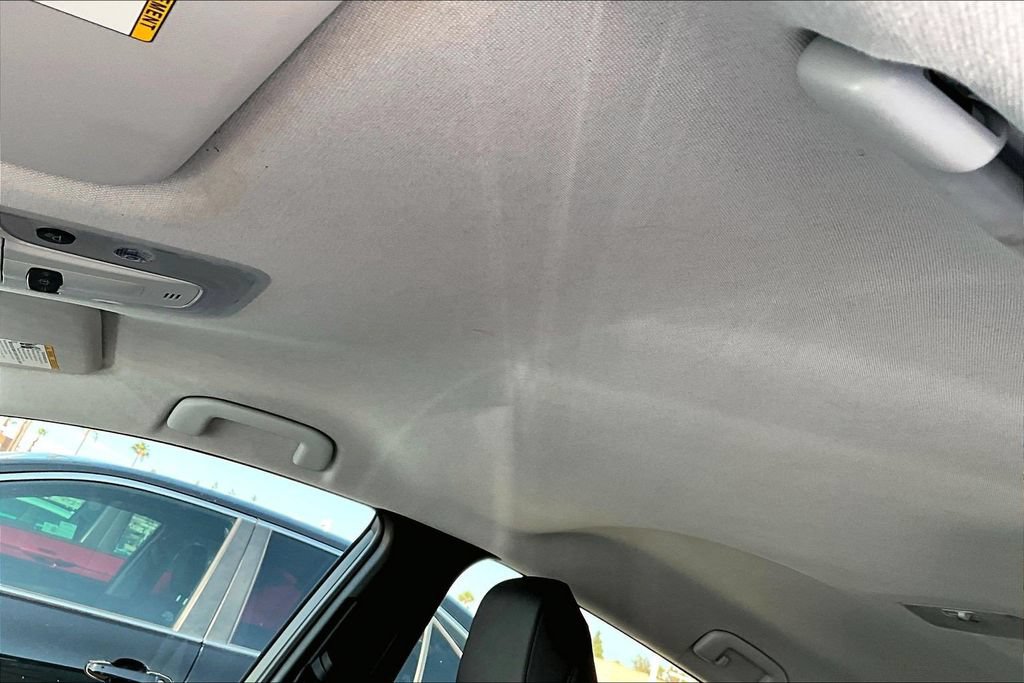 Used 2019 Toyota Prius Prime Premium FWD image 12