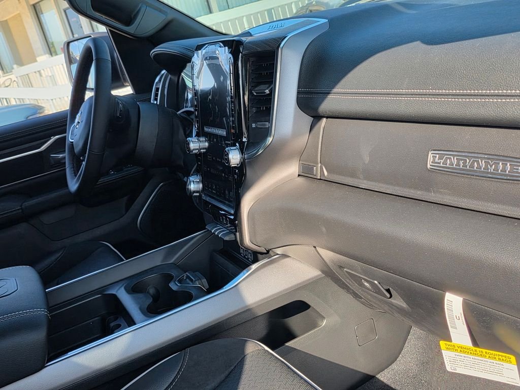 New 2026 RAM 1500 Laramie w/ Sport Appearance Package AWD/4WD image 13