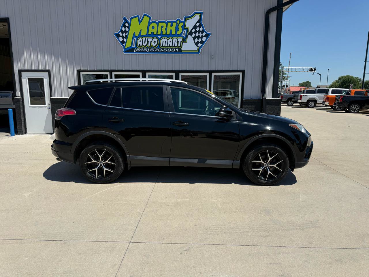 Used 2017 Toyota RAV4 SE w/ Power Extra Value Package AWD/4WD image 7
