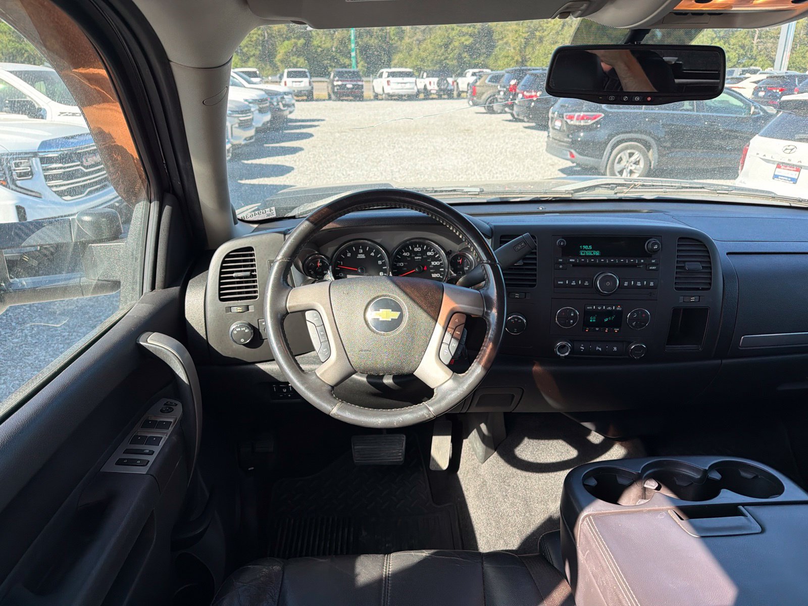 Used 2010 Chevrolet Silverado 2500 LT w/ Interior Plus Package AWD/4WD image 11