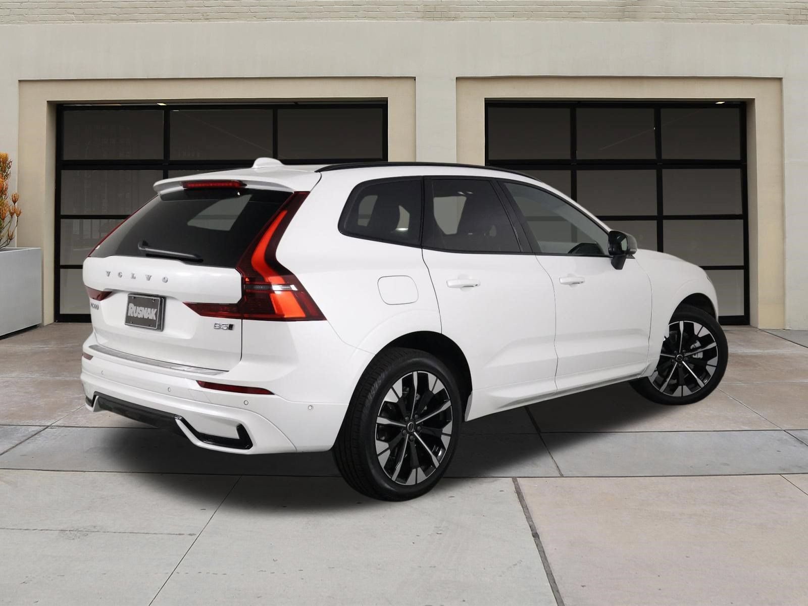 Certified 2026 Volvo XC60 B5 Plus w/ Protection Package Premier AWD/4WD image 4