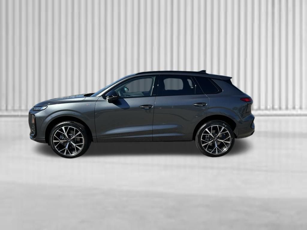 New 2026 Audi Q3 quattro 2.0T AWD/4WD image 2