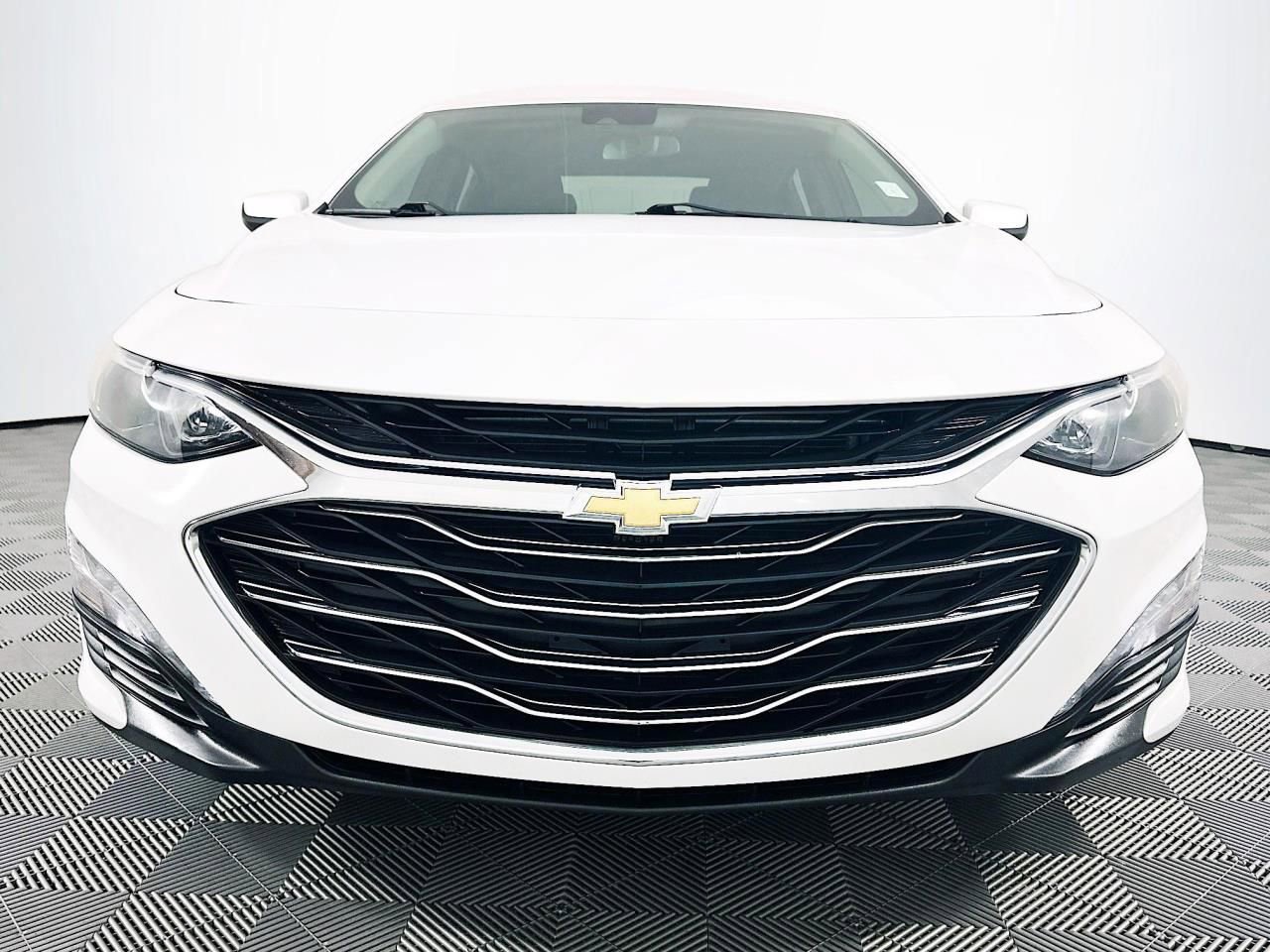 Used 2023 Chevrolet Malibu LT video 3