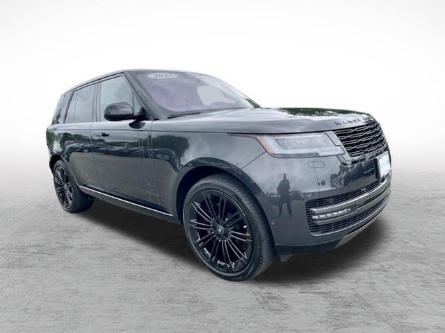 Used 2023 Land Rover Range Rover SE AWD/4WD image 3