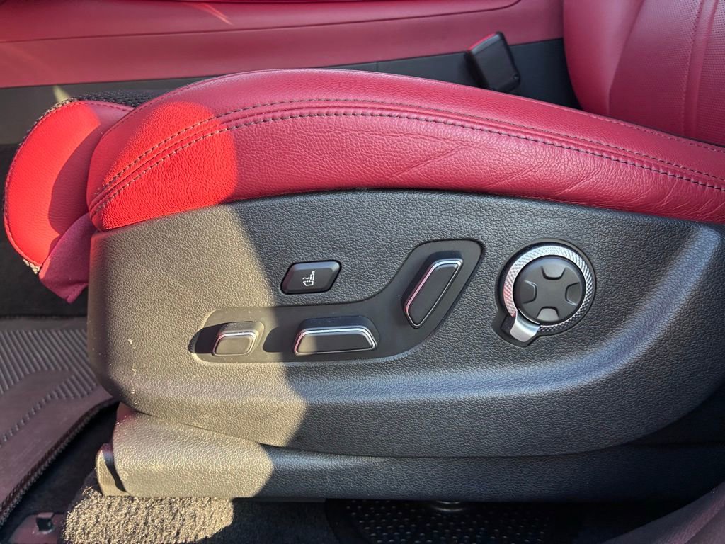 Used 2025 Genesis GV70 3.5T Sport image 22