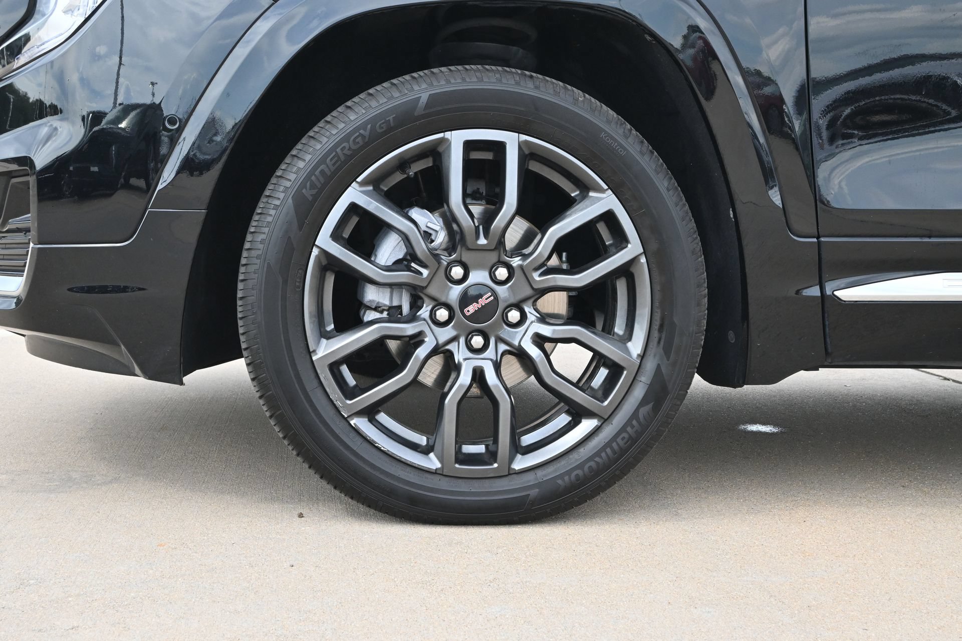 Used 2024 GMC Terrain Denali w/ Black Diamond Edition AWD/4WD image 26
