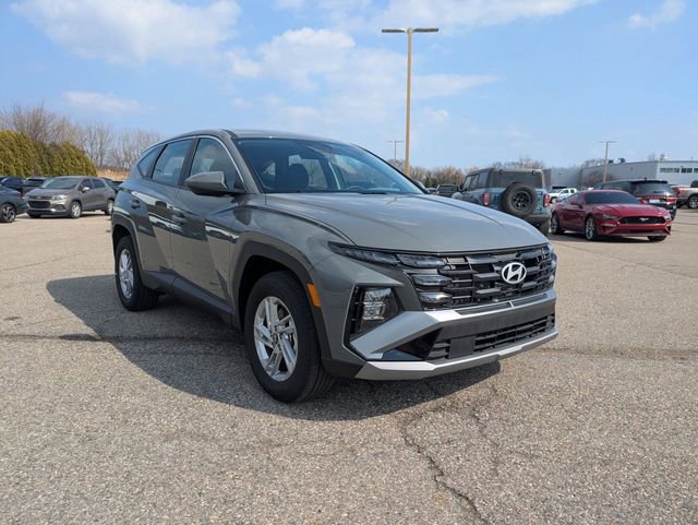 Certified 2025 Hyundai Tucson SE image 3