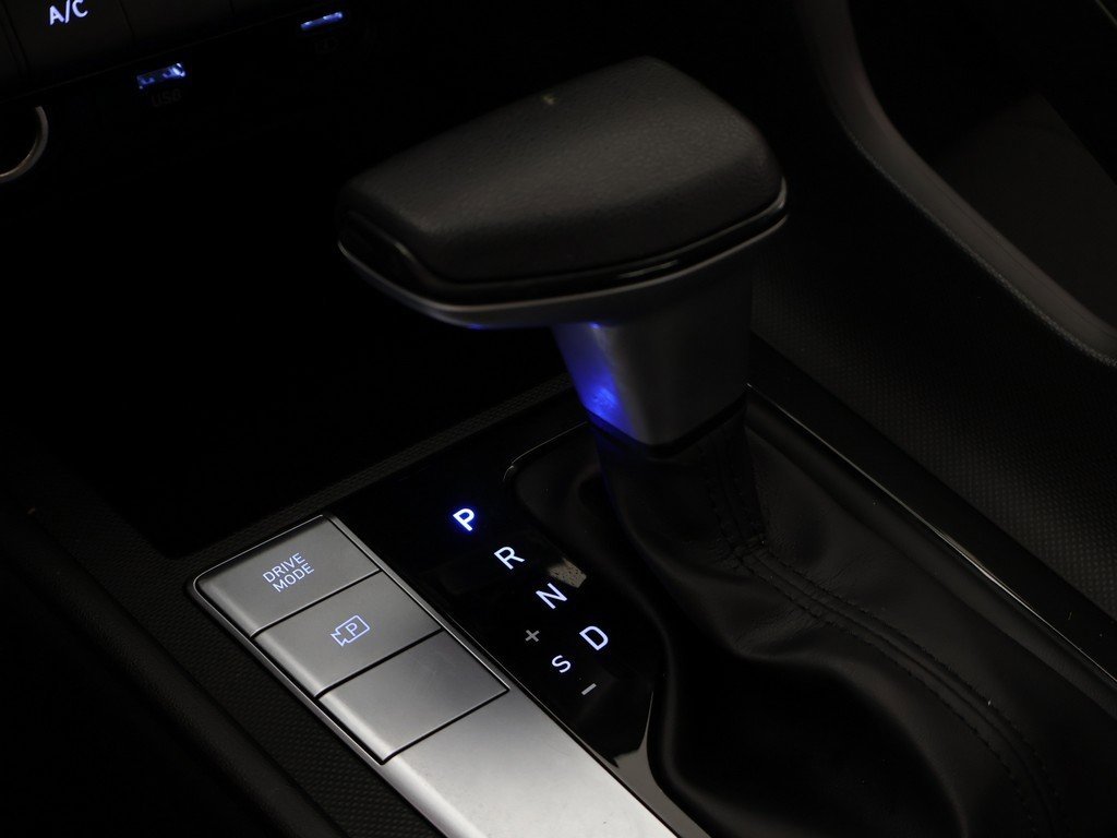 Used 2021 Hyundai Elantra SE image 45