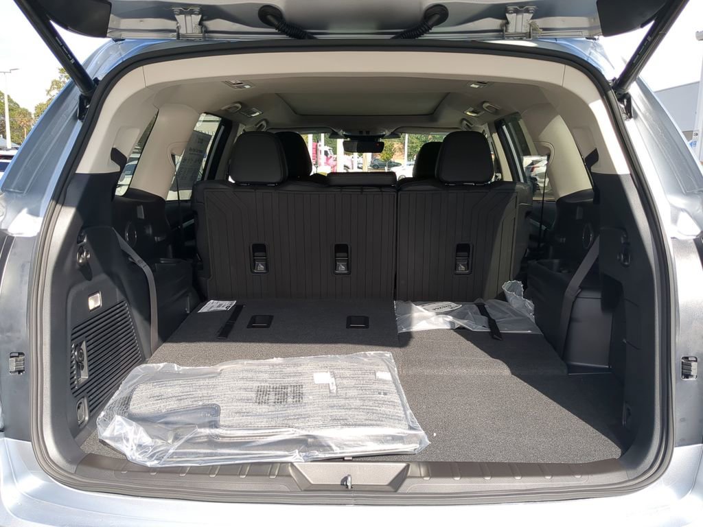 Certified 2026 Subaru Ascent Limited image 9