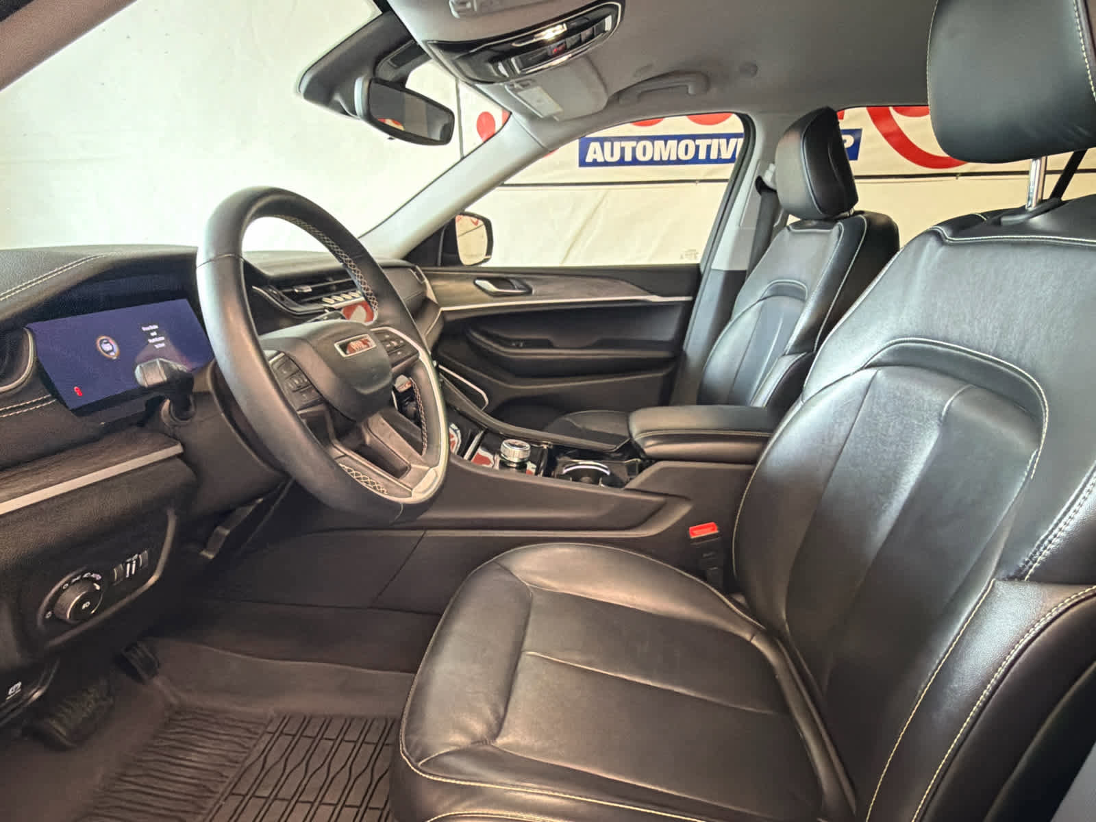 Used 2022 Jeep Grand Cherokee L Limited RWD image 12