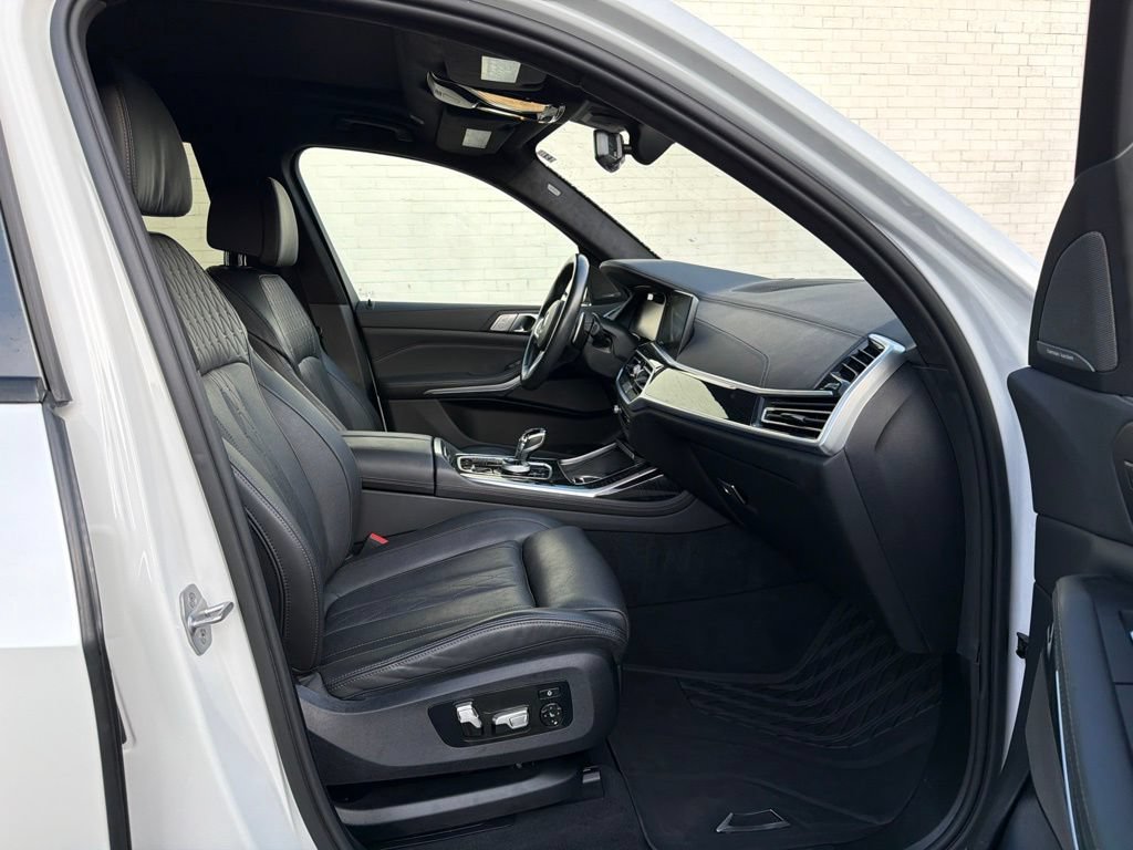 Used 2022 BMW X7 M50i AWD/4WD image 15