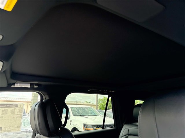 New 2025 Lincoln Navigator Reserve w/ Jet Appearance Package image 24