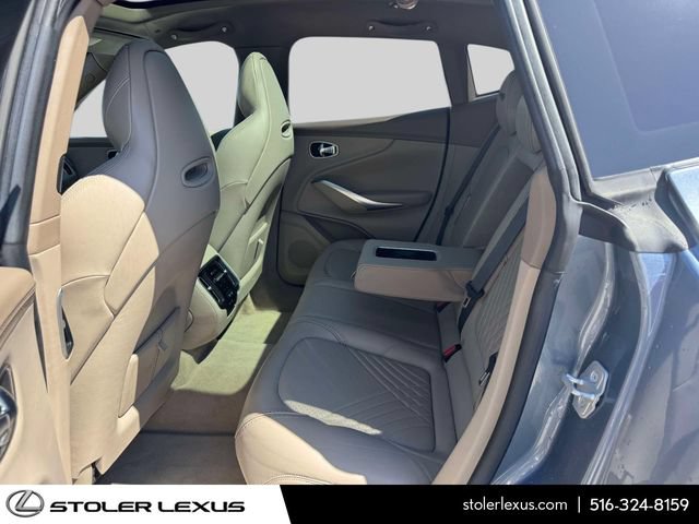 Used 2021 Aston Martin DBX AWD/4WD image 15