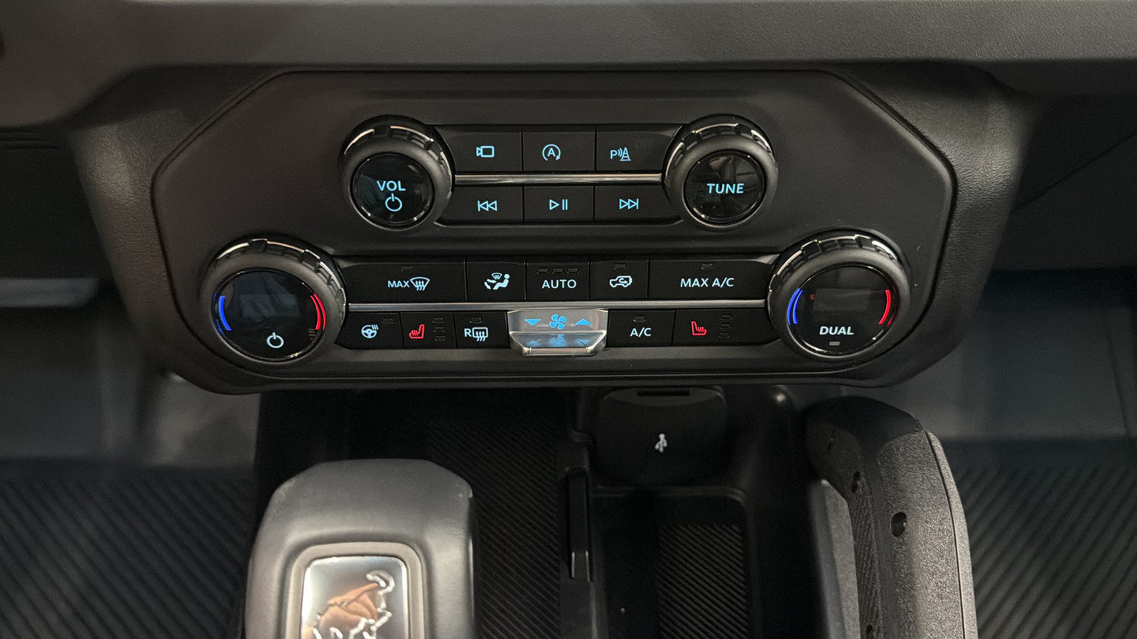 Used 2025 Ford Bronco Badlands AWD/4WD image 23