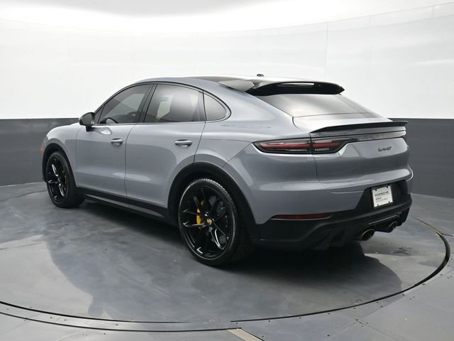 Certified 2022 Porsche Cayenne Turbo GT image 3