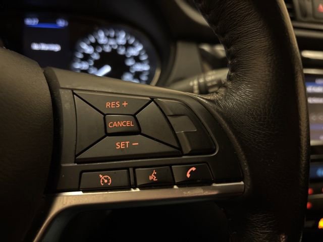 Used 2020 Nissan Rogue SV image 15