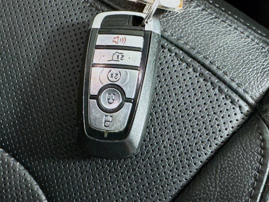 Used 2018 Ford Expedition Limited w/ Equipment Group 301A AWD/4WD image 37