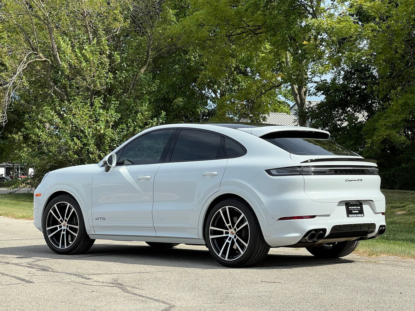 Certified 2025 Porsche Cayenne GTS AWD/4WD image 3